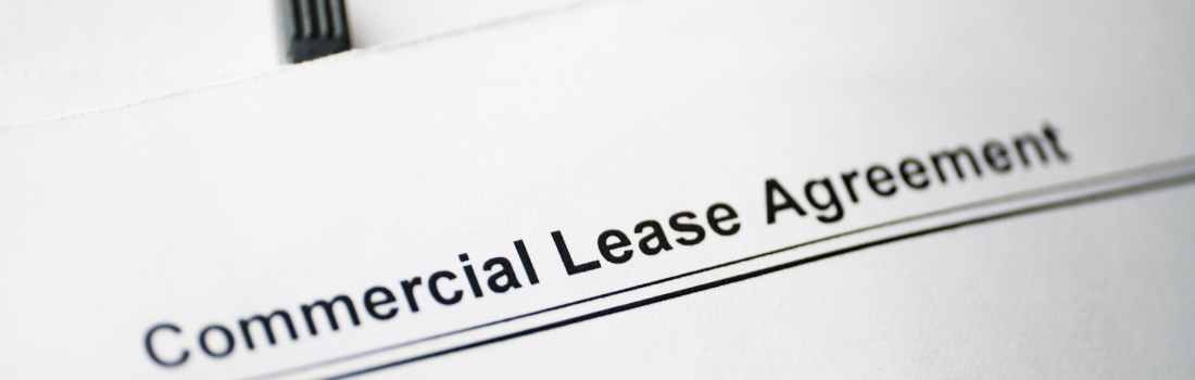 Legal,Document,Commercial,Lease,Agreement,On,Paper.